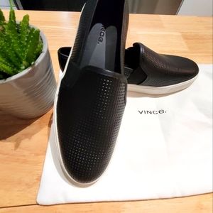 Us 7.5 / New VINCE Woman Blair 5 Slip-On Sneaker